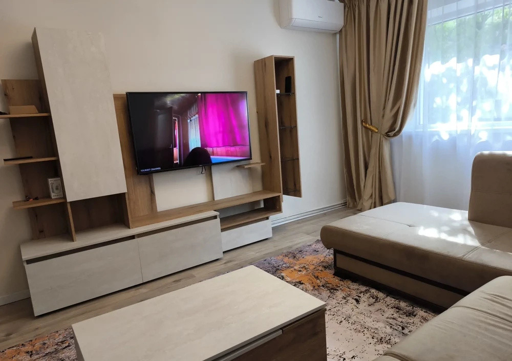 Apartament 3 camere de inchiriat Aviatiei, renovat, centrala termica