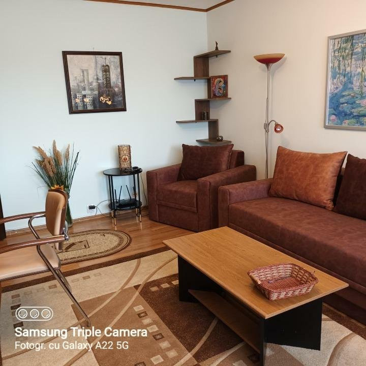 Apartament 2 camere de inchiriat Aviatiei cu centrala, 3 min de metrou