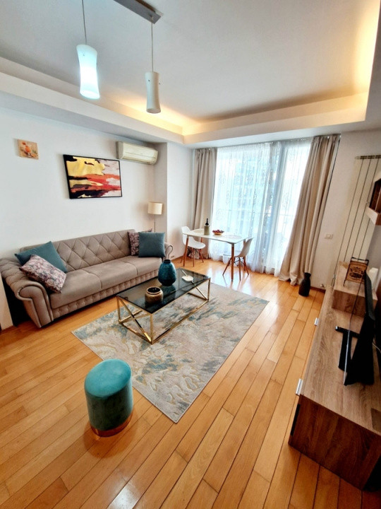 Apartament 2 camere de vanzare North Area Lake View - Aviatiei cu parcare + boxa