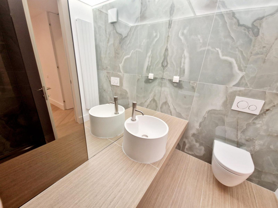 Apartament 3 camere de vanzare Cortina 126, erou Iancu Nicolae, lux