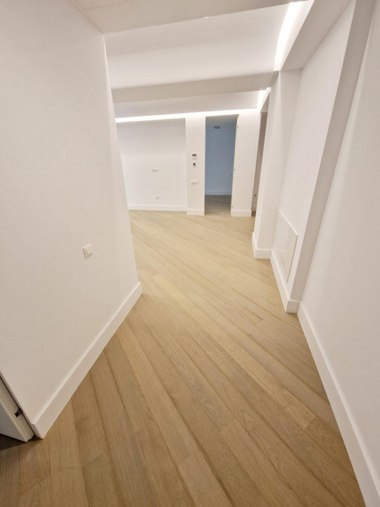 Apartament 3 camere de vanzare Cortina 126, erou Iancu Nicolae, lux