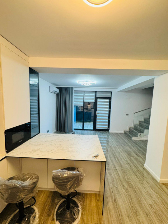 Vila duplex de inchiriat, Otopeni, central, prima chirie, totul nou