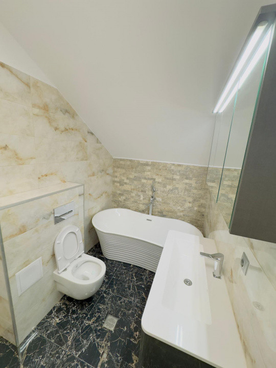 Vila duplex de inchiriat, Otopeni, central, prima chirie, totul nou