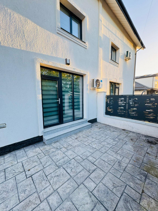 Vila duplex de inchiriat, Otopeni, central, prima chirie, totul nou