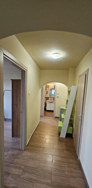 Apartament 3 camere de inchiriat Aviatiei cu centrala si parcare