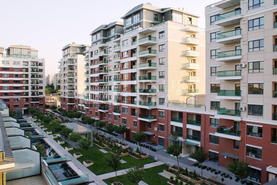 Apartament 2 camere de inchiriat Emerald Residence cu parcare si boxa