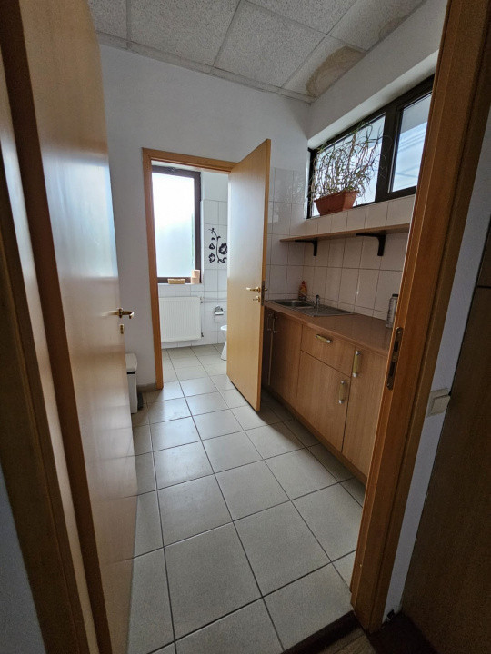 Spatiu birouri etaj 1 + hala industriala de inchiriat sos. Chitilei