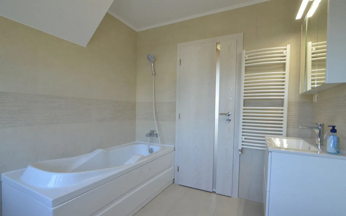 Casa de inchiriat in Complexul Henri Coanda, str. Mircea Veroiu