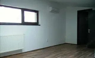 Vila de inchiriat Pipera Porsche Romania in spate la Cortina North