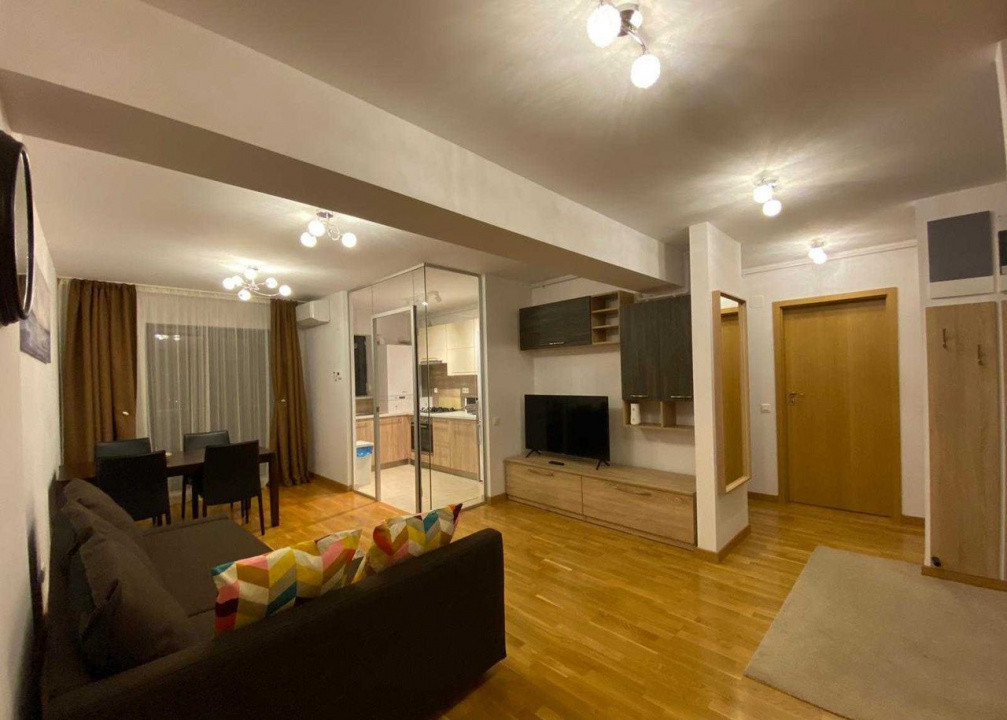 Apartament 3 camere cu centrala, parcare,  zona Banu Manta, Victoriei
