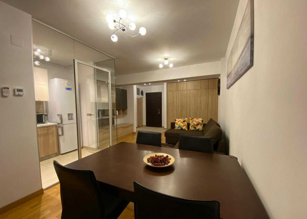 Apartament 3 camere cu centrala, parcare,  zona Banu Manta, Victoriei
