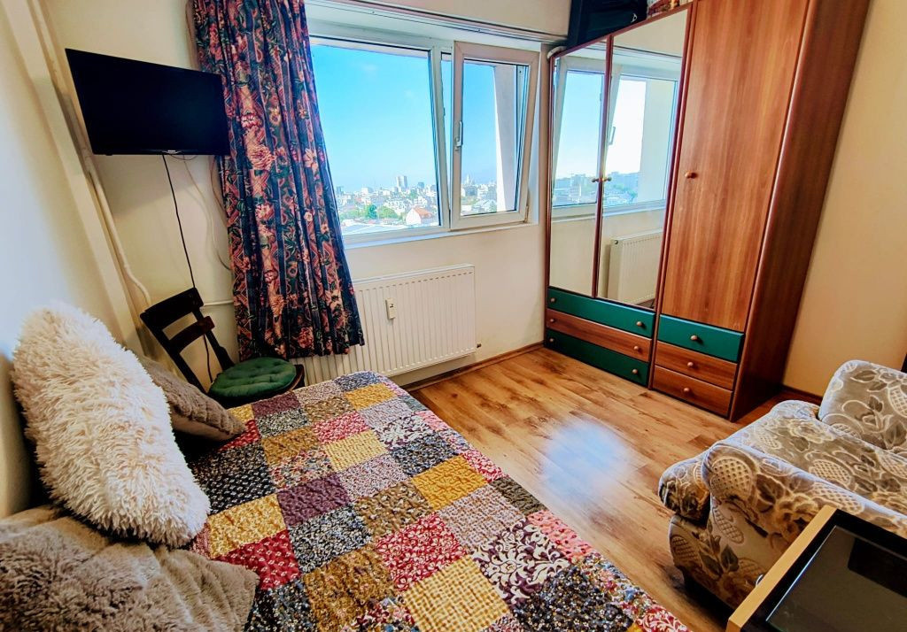 Apartament 4 camere de vanzare, central, decomandat, Stefan cel Mare