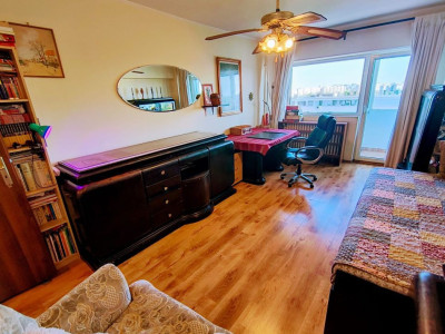 Apartament 4 camere de vanzare, central, decomandat, Stefan cel Mare