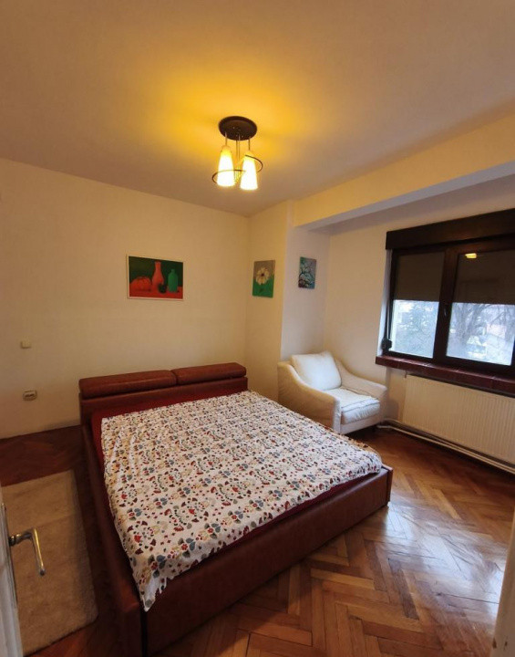 Apartament 3 camere de inchiriat Unirii, cu centrala proprie