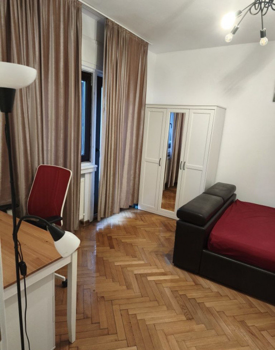Apartament 3 camere de inchiriat Unirii, cu centrala proprie