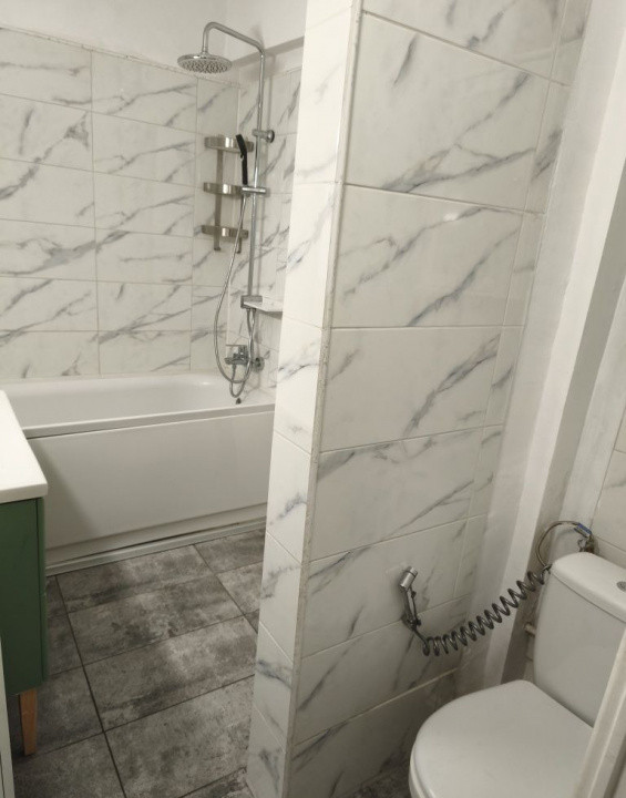 Apartament 3 camere de inchiriat Unirii, cu centrala proprie