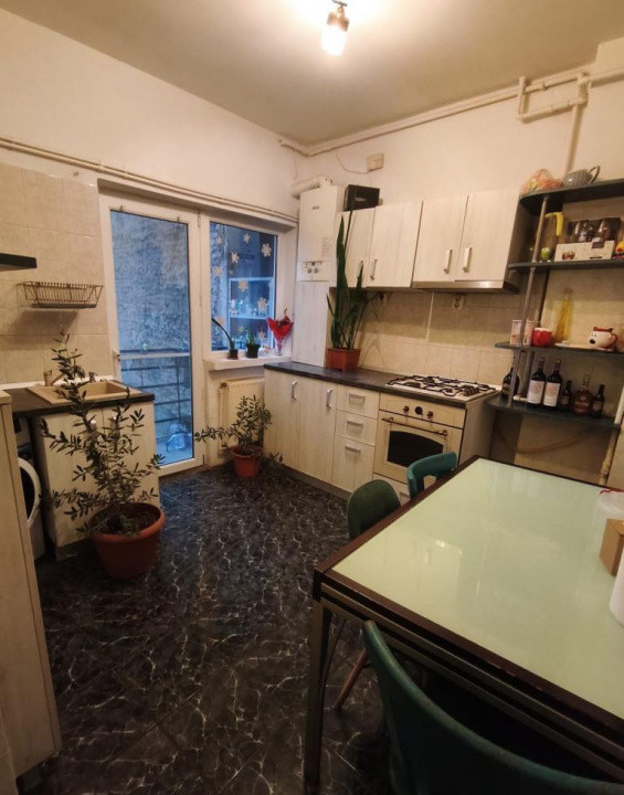 Apartament 3 camere de inchiriat Unirii, cu centrala proprie