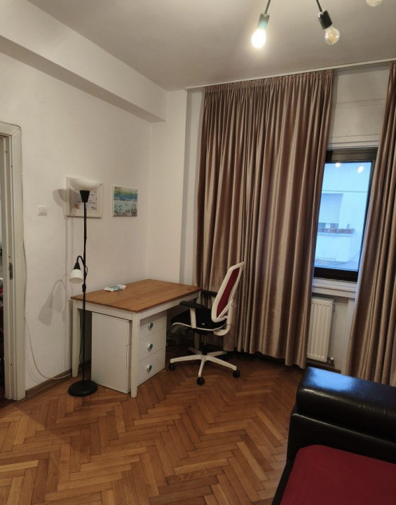 Apartament 3 camere de inchiriat Unirii, cu centrala proprie