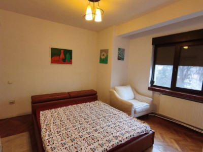 Apartament 3 camere de inchiriat Unirii, cu centrala proprie