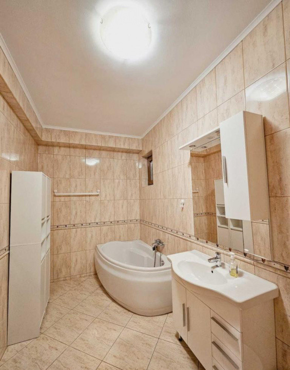 Apartament 3 camere de inchiriat Calea Grivitei bloc nou cu centrala