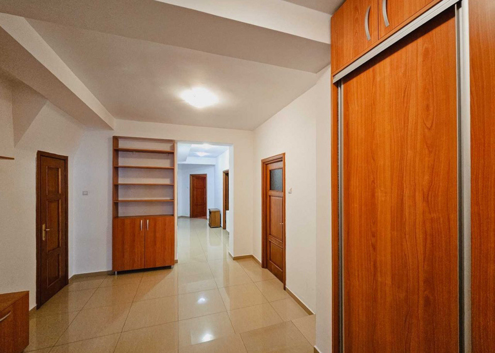 Apartament 3 camere de inchiriat Calea Grivitei bloc nou cu centrala