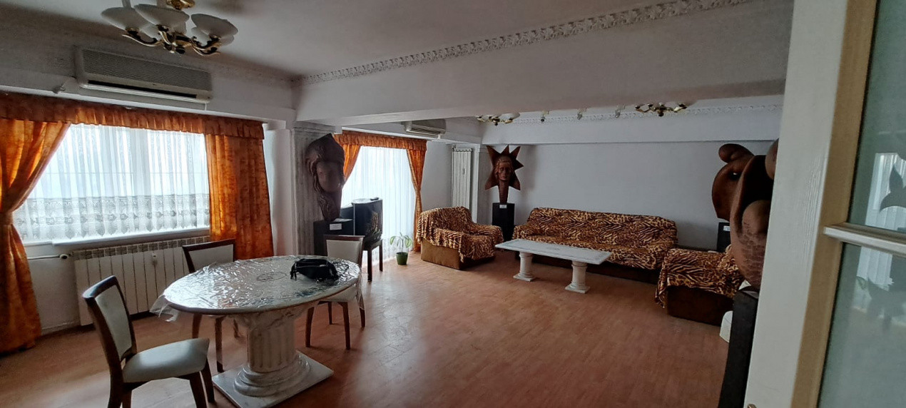 Apartament 3 camere transformat din 4 Decebal | 100 mp |