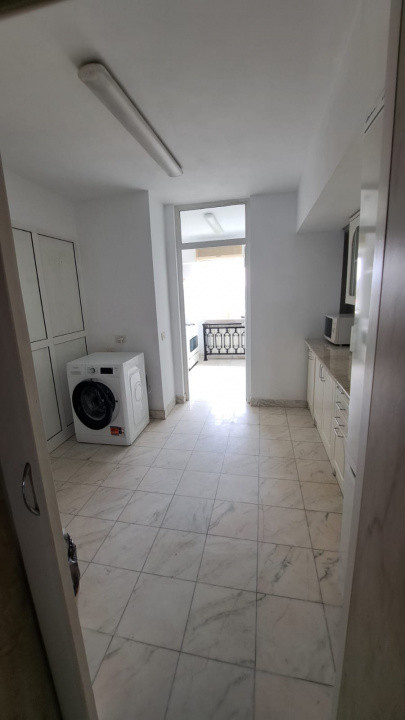 Apartament 3 camere transformat din 4 Decebal | 100 mp |