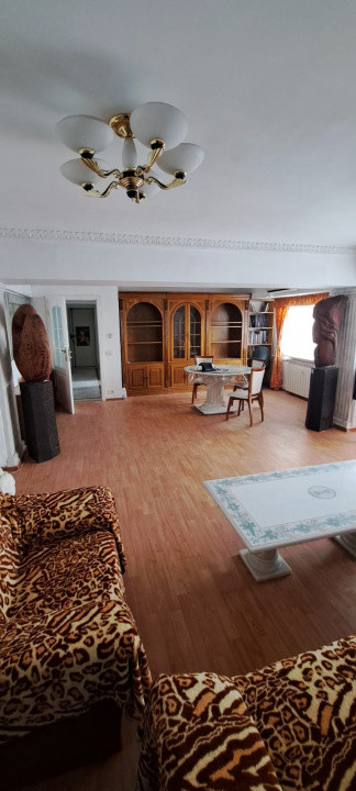 Apartament 3 camere transformat din 4 Decebal | 100 mp |