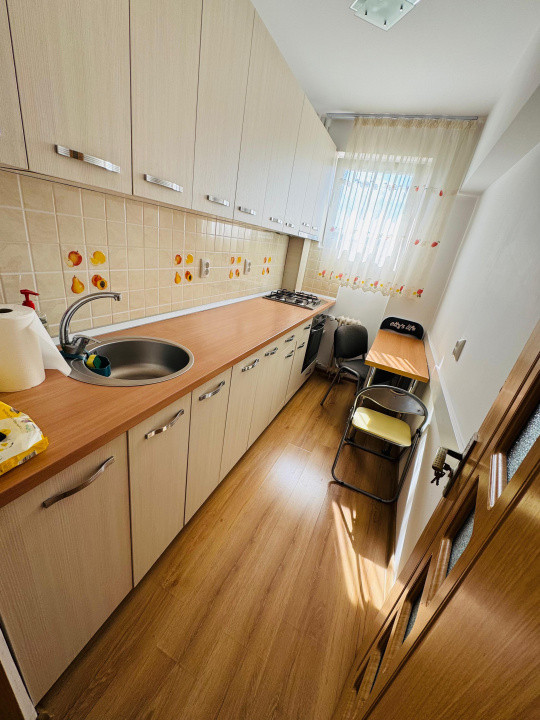 Garsoniera de inchiriat Mihai Bravu - Decebal 