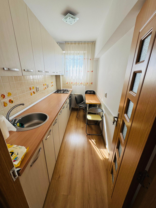 Garsoniera de inchiriat Mihai Bravu - Decebal 