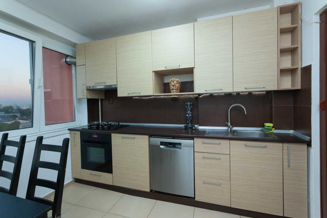 Apartament 3 camere Stefan cel Mare | Lizeanu | renovat | cu parcare