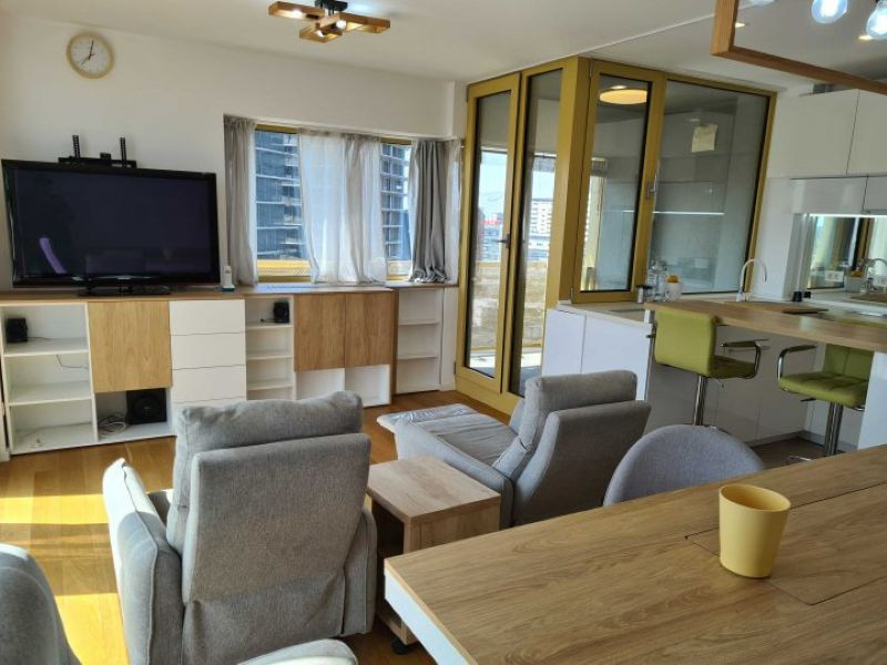 Apartament 3 camere de inchiriat Aviatiei Park cu parcare