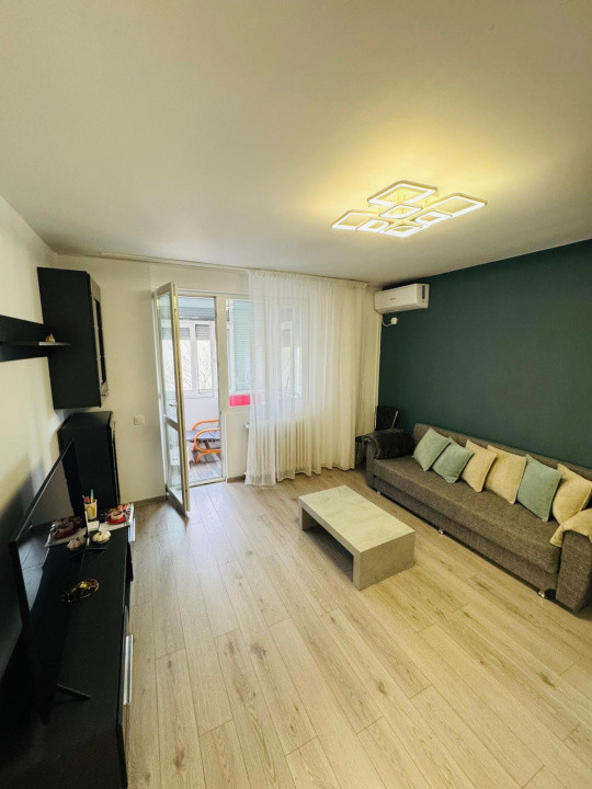 Apartament 3 camere | Stefan cel Mare | 2 balcoane | renovat | boiler