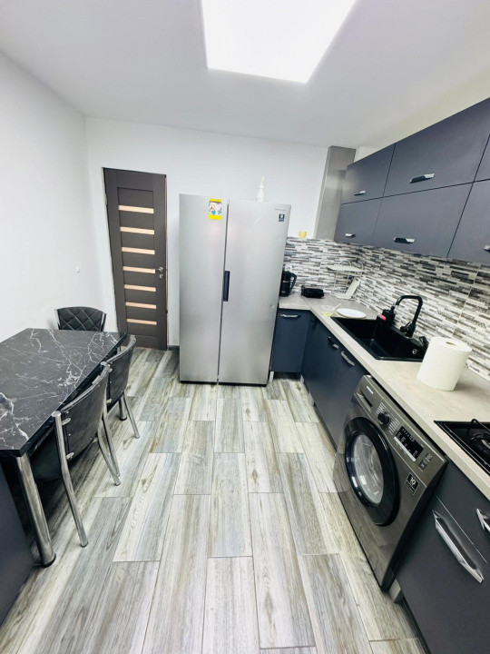 Apartament 3 camere | Stefan cel Mare | 2 balcoane | renovat | boiler