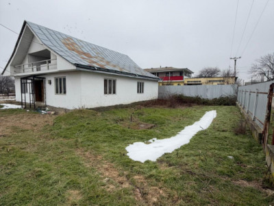 Casa de vanzare | Sascut | ultracentral | langa stadion | 1000 m teren