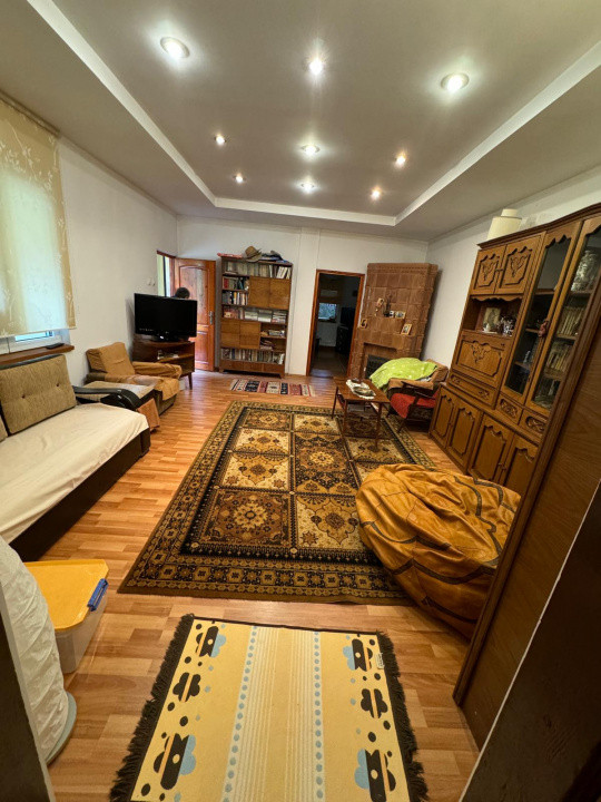 Casa (vila) de vanzare com. Varfuri jud. Dambovita