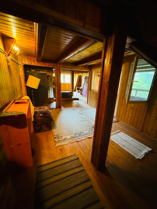 Casa (vila) de vanzare com. Varfuri jud. Dambovita