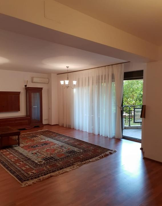 Apartament 3 camere | Central Park | Stefan cel Mare | 2 parcari 