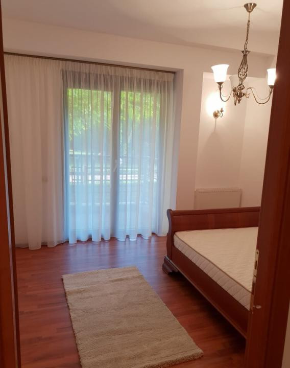 Apartament 3 camere | Central Park | Stefan cel Mare | 2 parcari 
