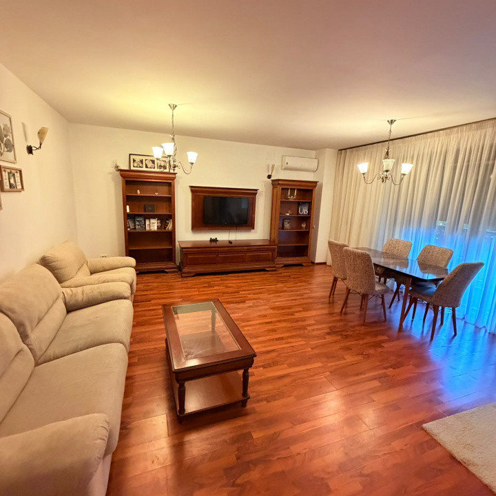 Apartament 3 camere | Central Park | Stefan cel Mare | 2 parcari 