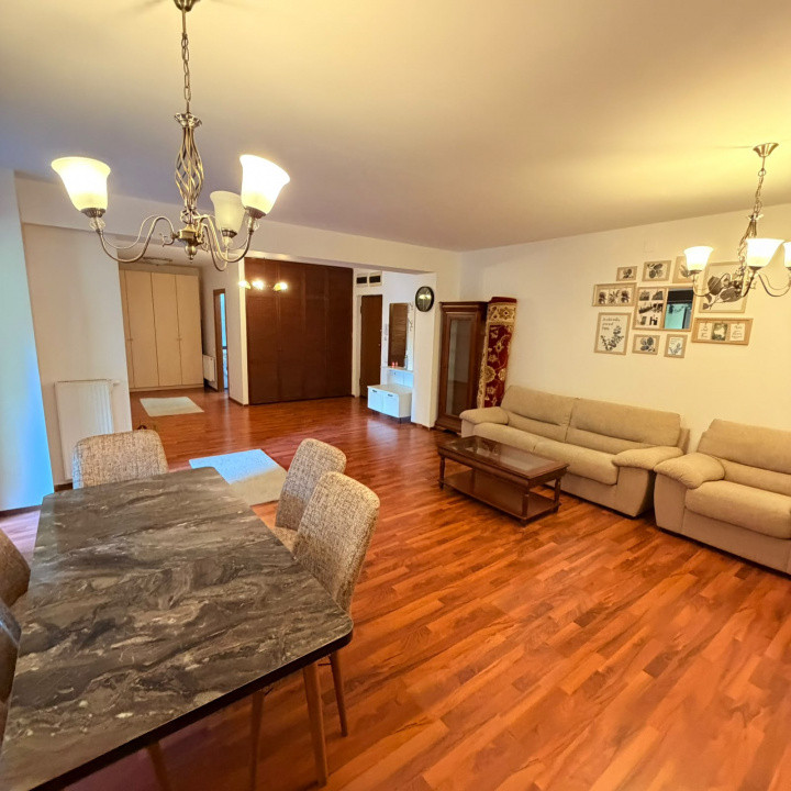Apartament 3 camere | Central Park | Stefan cel Mare | 2 parcari 
