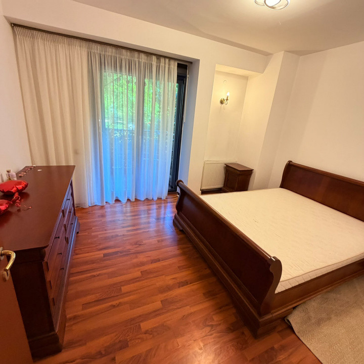 Apartament 3 camere | Central Park | Stefan cel Mare | 2 parcari 