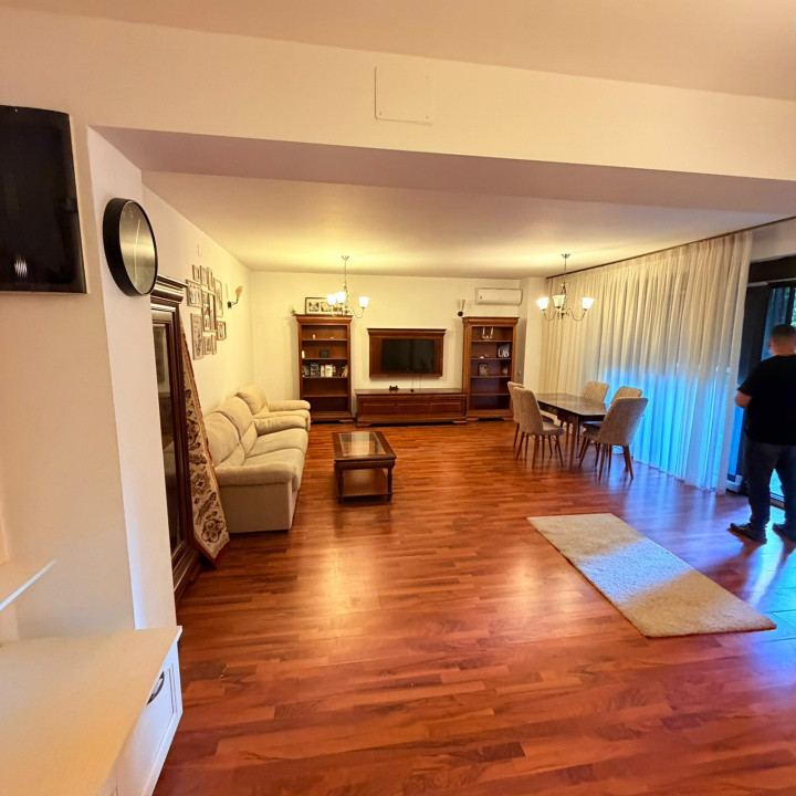 Apartament 3 camere | Central Park | Stefan cel Mare | 2 parcari 