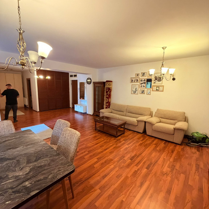 Apartament 3 camere | Central Park | Stefan cel Mare | 2 parcari 