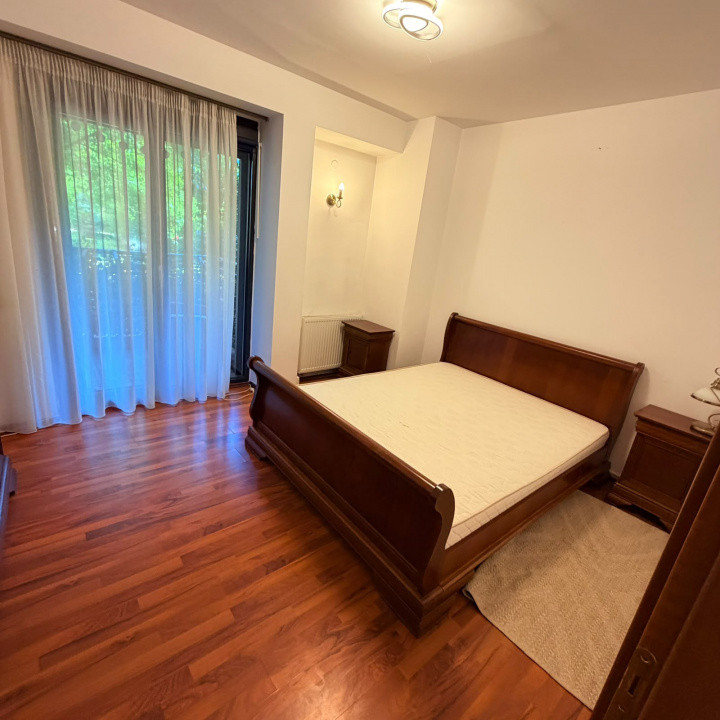 Apartament 3 camere | Central Park | Stefan cel Mare | 2 parcari 