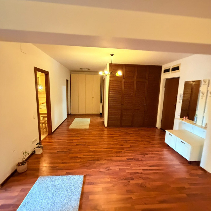 Apartament 3 camere | Central Park | Stefan cel Mare | 2 parcari 
