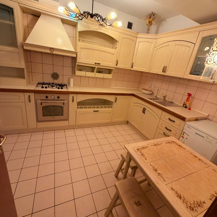 Apartament 3 camere | Central Park | Stefan cel Mare | 2 parcari 