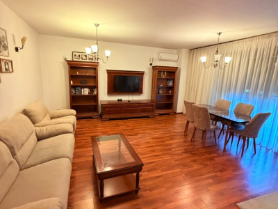 Apartament 3 camere | Central Park | Stefan cel Mare | 2 parcari 