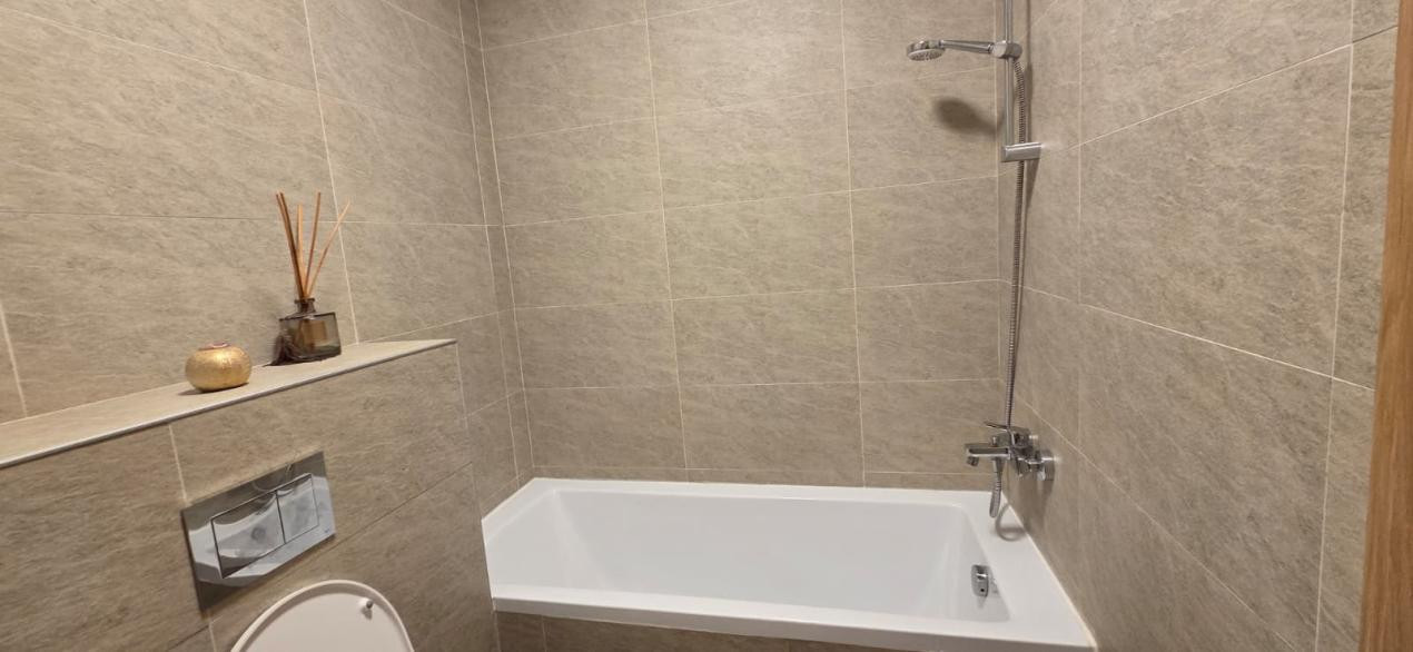 Apartament 3 camere | complex Parcului 20 | 2 bai | pet friendly | 