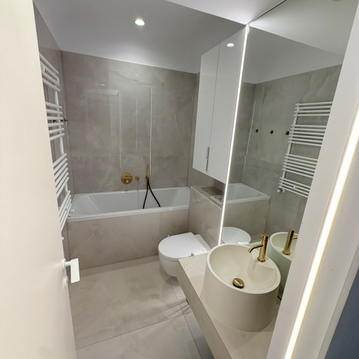 Apartament 2 camere | Cortina North | prima chirie | cu parcare |